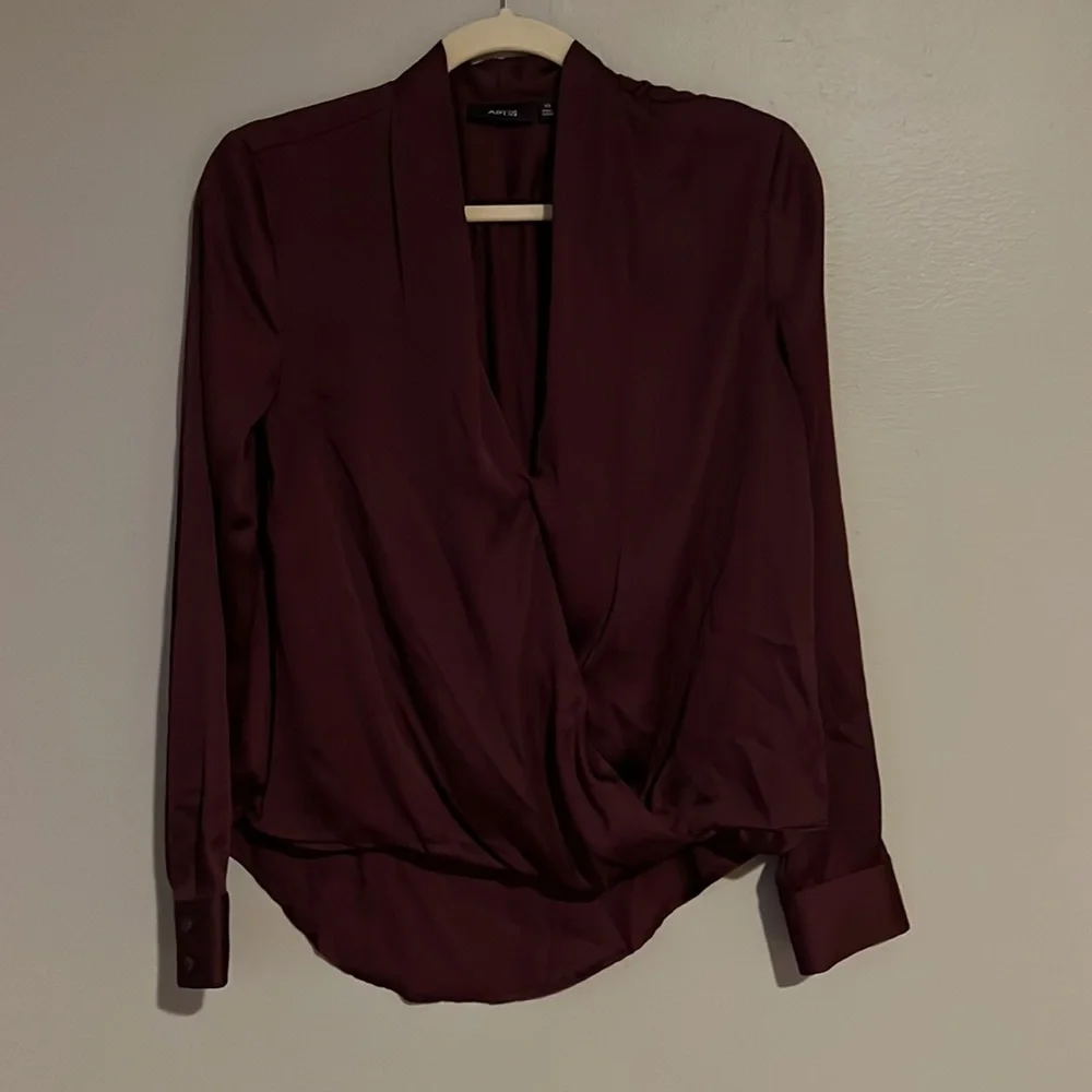 Apt 9 Purple Blouse Long Sleeve - Picture 5 of 9